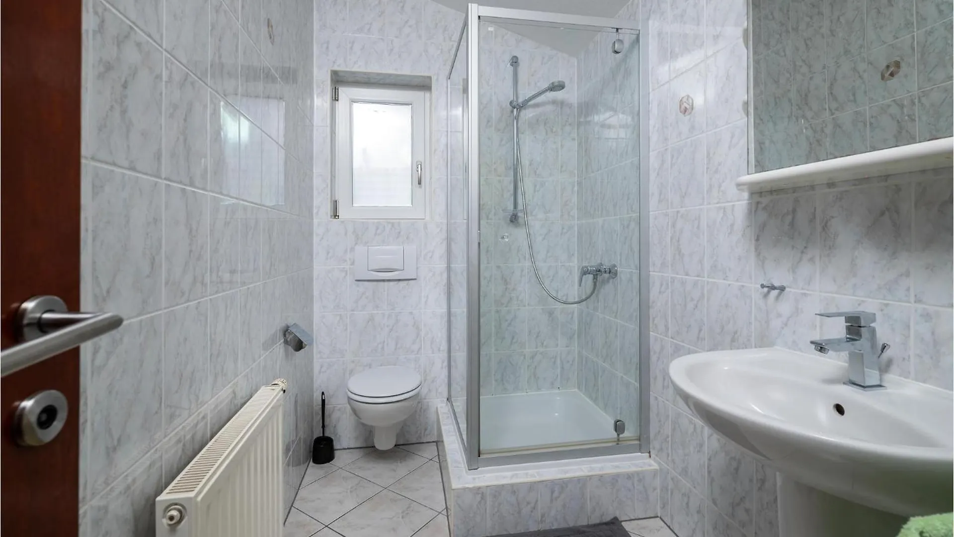 2 Bedroom Lovely Apartment In PUY