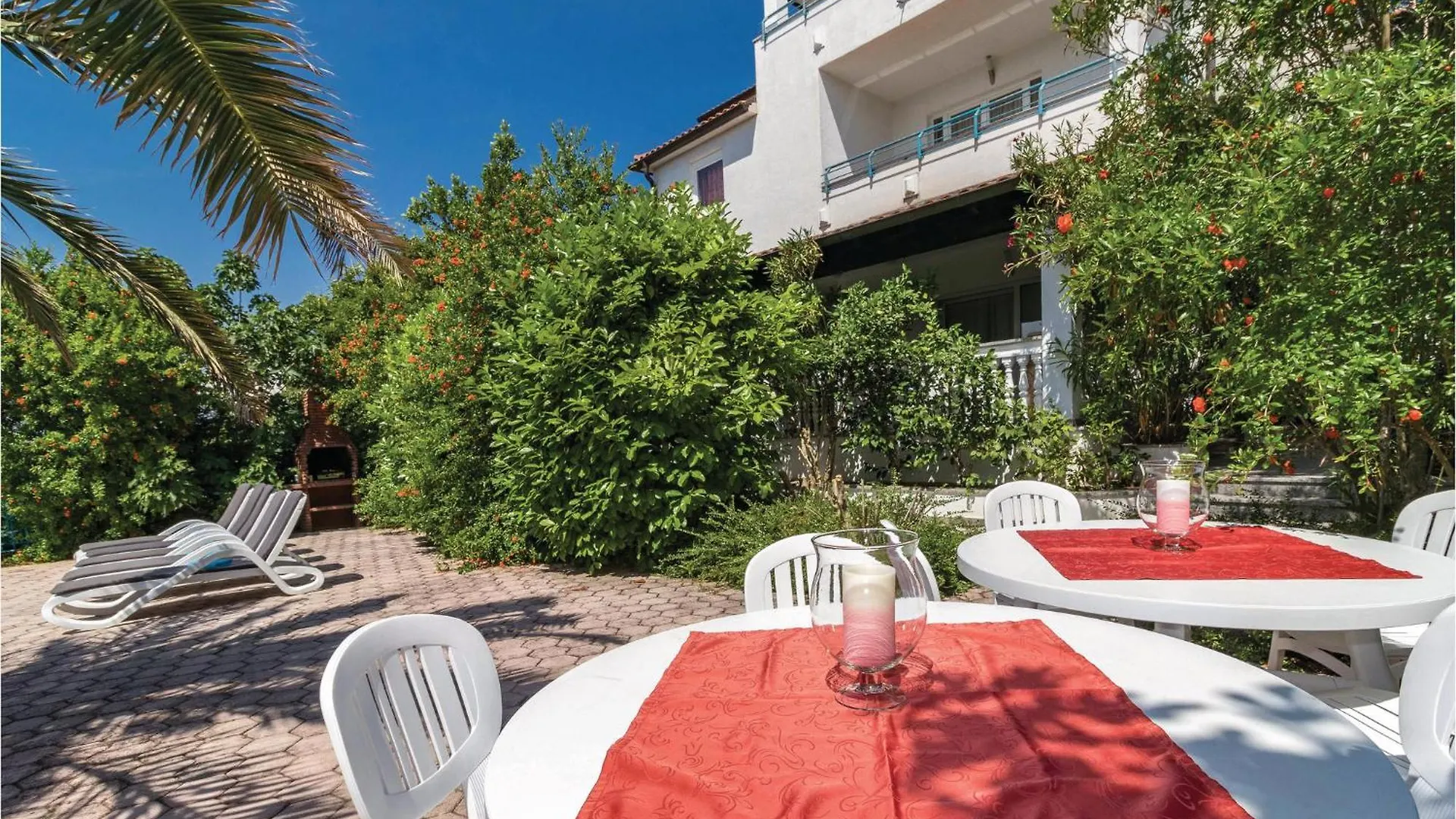 2 Bedroom Lovely Apartment In Pula 0*,