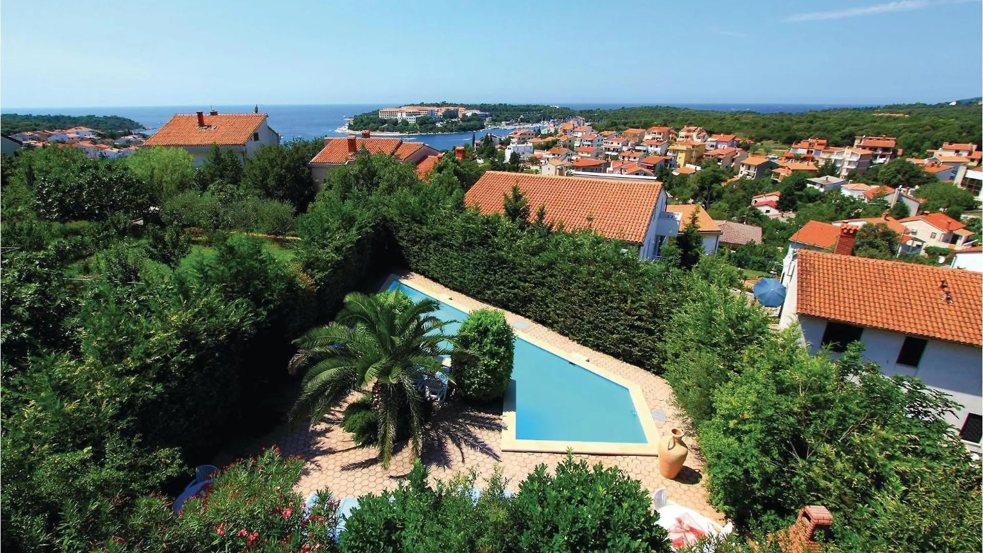2 Bedroom Lovely Apartment In Pula