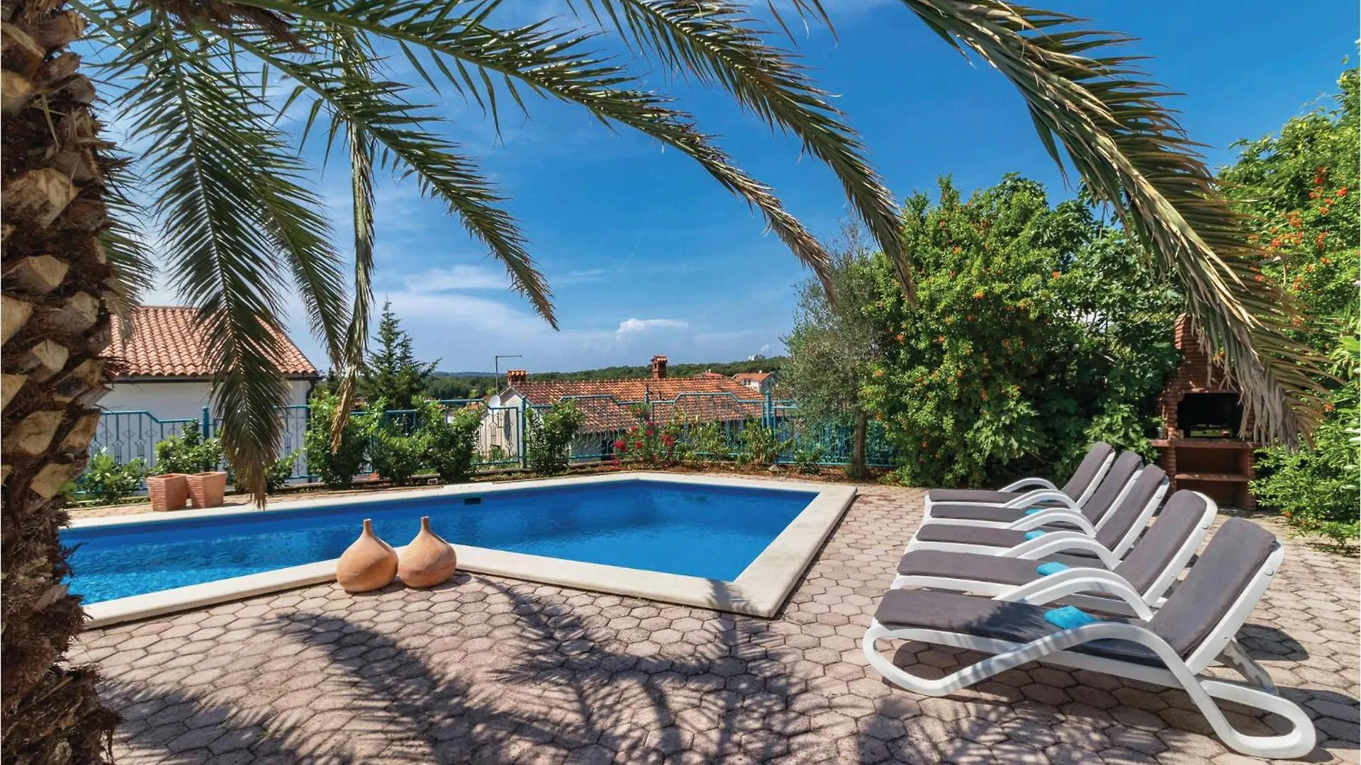 2 Bedroom Lovely Apartment In Pula Croatia