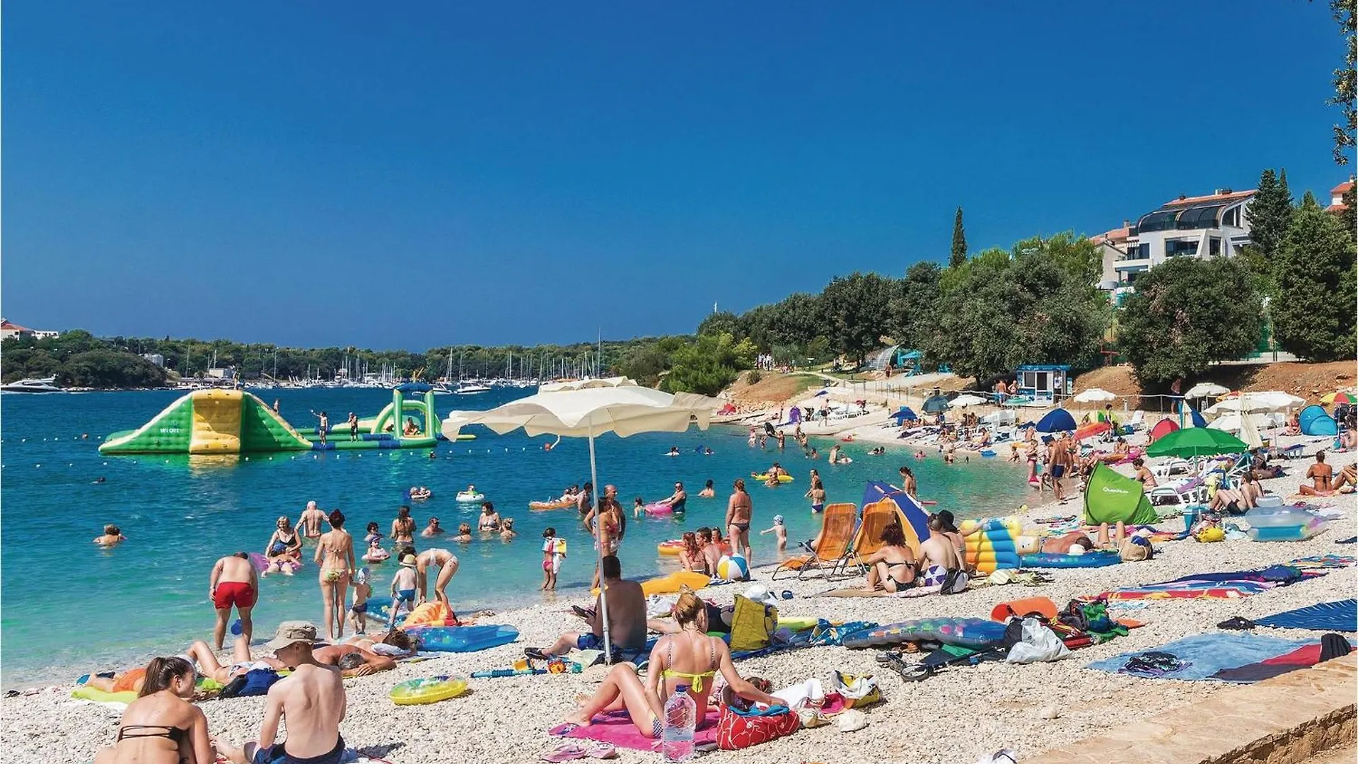 2 Bedroom Lovely Apartment In Pula