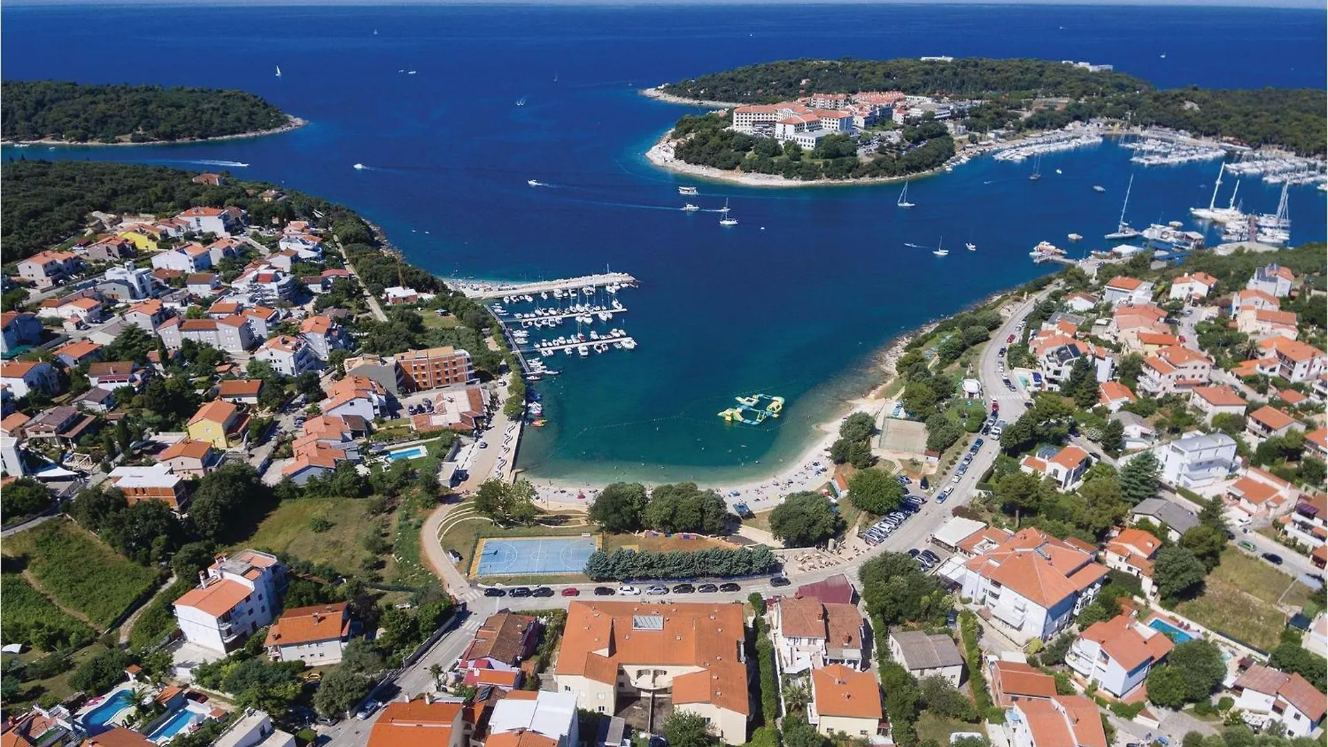 2 Bedroom Lovely Apartment In Pula